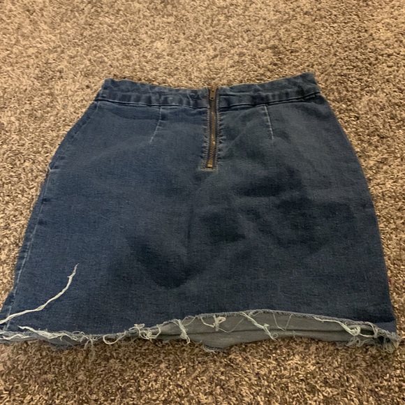 Jean skirt from Forever 21, worn less than 5 times - Picture 2 of 2